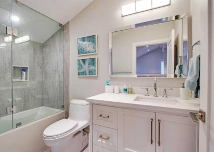 415-Queen-St-Newmarket-ON-L3Y-large-036-34-Coach-House--Loft--Bathroom-1500x1000-72dpi