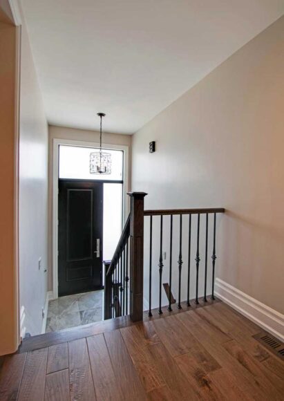 87-Button-Rd-Vaughan-ON-L4L-large-004-056-Foyer-667x1000-72dpi