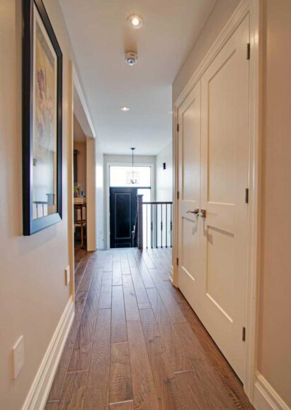 87-Button-Rd-Vaughan-ON-L4L-large-006-025-Front-Hall-667x1000-72dpi