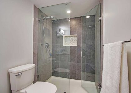 87-Button-Rd-Vaughan-ON-L4L-large-045-062-Lower-Level--Bathroom-1500x1000-72dpi