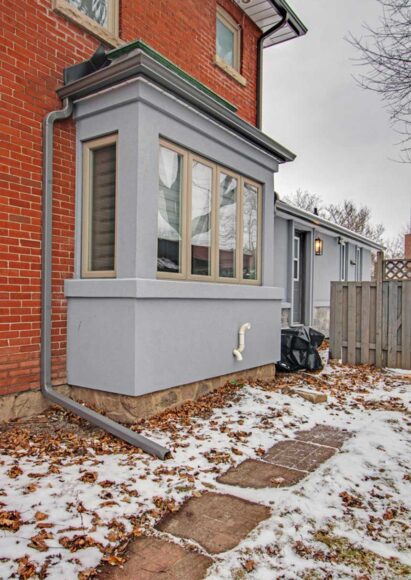 415-Queen-St-Newmarket-ON-L3Y-large-042-5-Main-House--Bay-Window-667x1000-72dpi