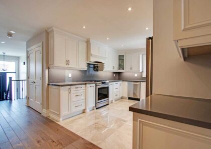 87-Button-Rd-Vaughan-ON-L4L-large-023-017-KitchenFront-Hall-1500x1000-72dpi